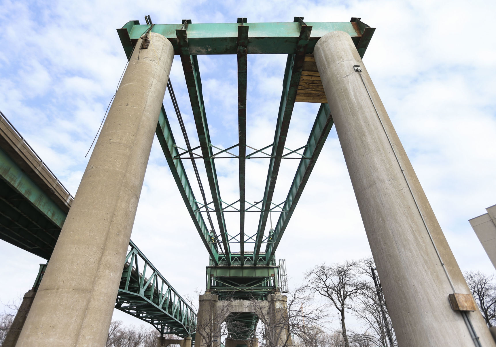 031321-qc-nws-bridge-01.JPG